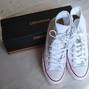 Like new Converse Sneakers